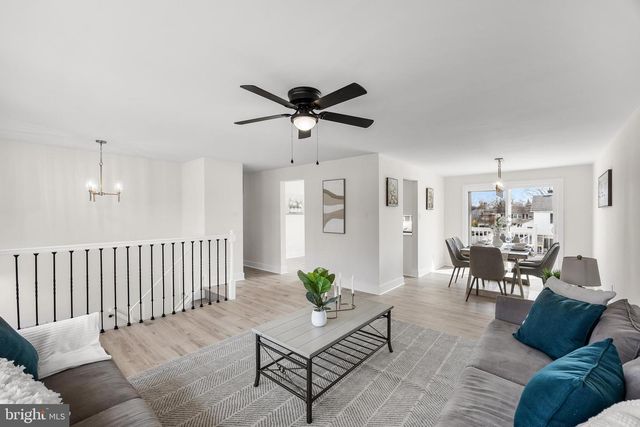 10 COBBLESTONE RD, Cherry Hill, NJ 08003