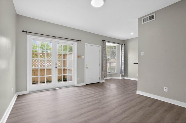 2121 El Paseo Street 1702, Houston, TX 77054