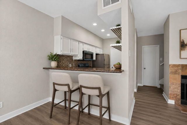 2121 El Paseo Street 1702, Houston, TX 77054