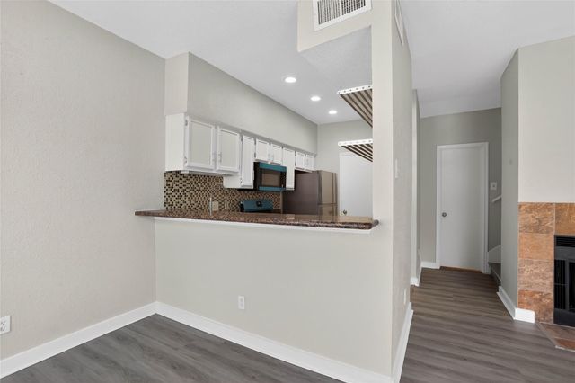 2121 El Paseo Street 1702, Houston, TX 77054