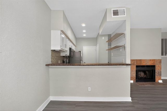 2121 El Paseo Street 1702, Houston, TX 77054