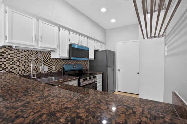 2121 El Paseo Street 1702, Houston, TX 77054