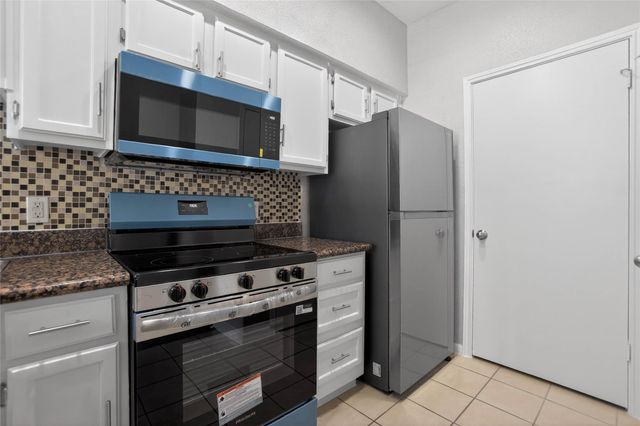 2121 El Paseo Street 1702, Houston, TX 77054