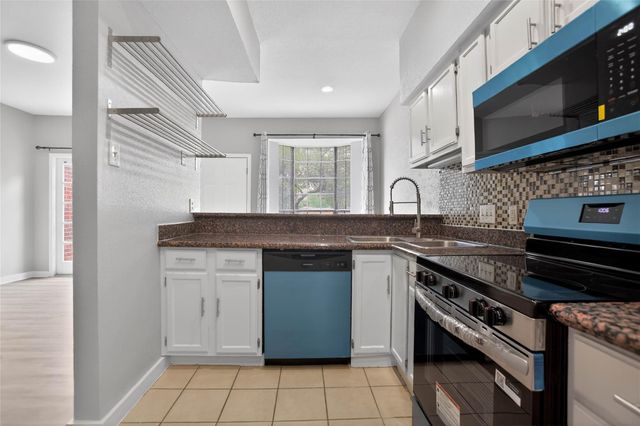 2121 El Paseo Street 1702, Houston, TX 77054