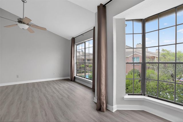 2121 El Paseo Street 1702, Houston, TX 77054
