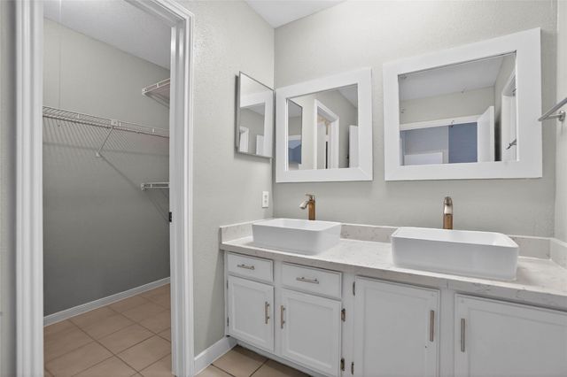 2121 El Paseo Street 1702, Houston, TX 77054