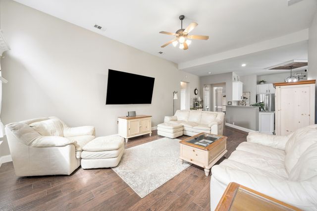 1004 Dover Heights Trail, Mansfield, TX 76063