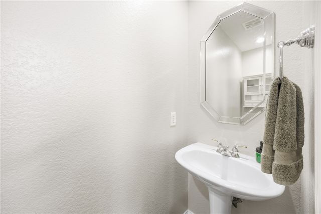 1004 Dover Heights Trail, Mansfield, TX 76063