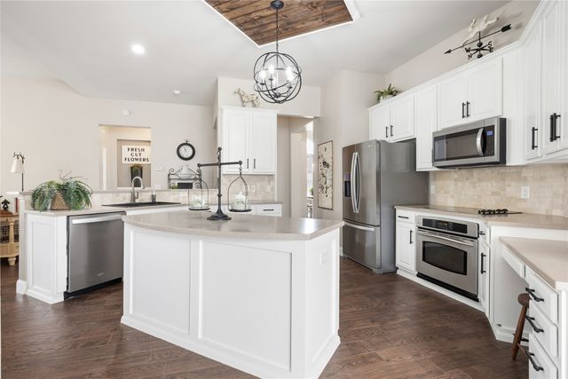 1004 Dover Heights Trail, Mansfield, TX 76063
