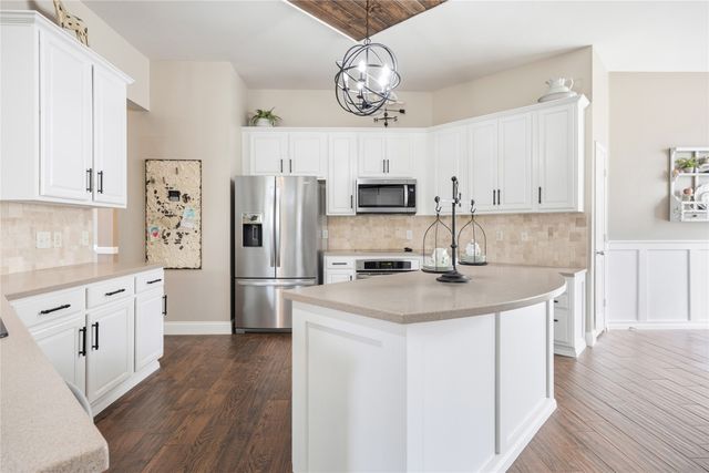 1004 Dover Heights Trail, Mansfield, TX 76063