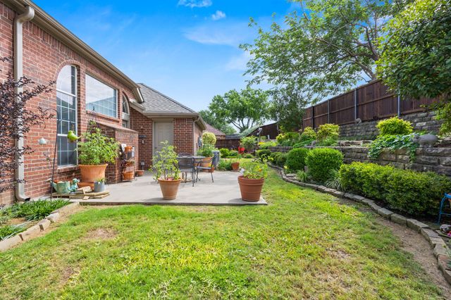 1004 Dover Heights Trail, Mansfield, TX 76063
