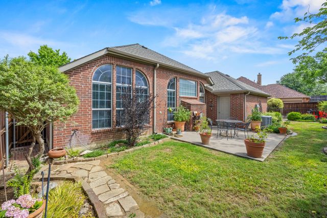1004 Dover Heights Trail, Mansfield, TX 76063