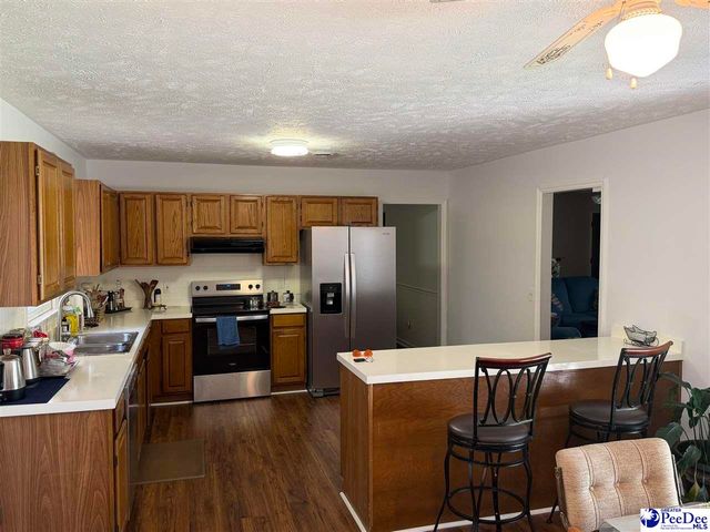 333 Horseshoe Bend Dr, Darlington, SC 29532