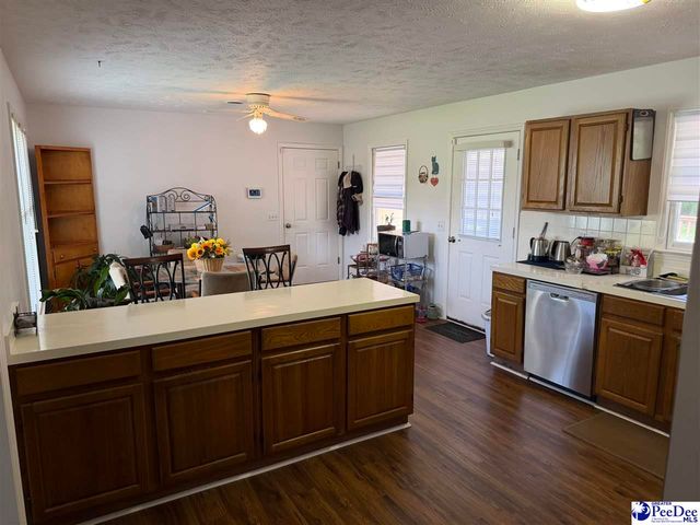 333 Horseshoe Bend Dr, Darlington, SC 29532