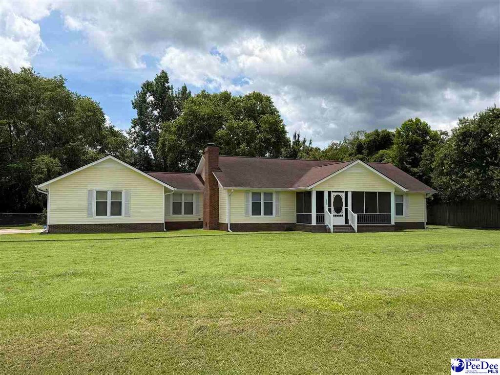 333 Horseshoe Bend Dr, Darlington, SC 29532
