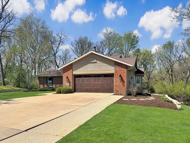 1669 Barberry Circle, Freeport, IL 61032