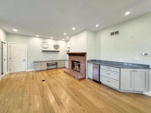 1669 Barberry Circle, Freeport, IL 61032