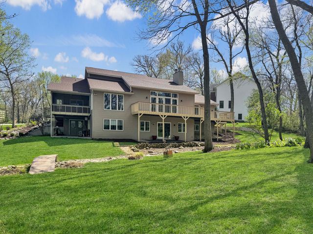 1669 Barberry Circle, Freeport, IL 61032