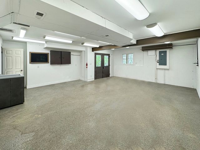 1669 Barberry Circle, Freeport, IL 61032