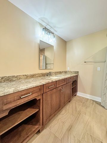 1669 Barberry Circle, Freeport, IL 61032