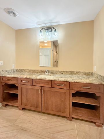 1669 Barberry Circle, Freeport, IL 61032