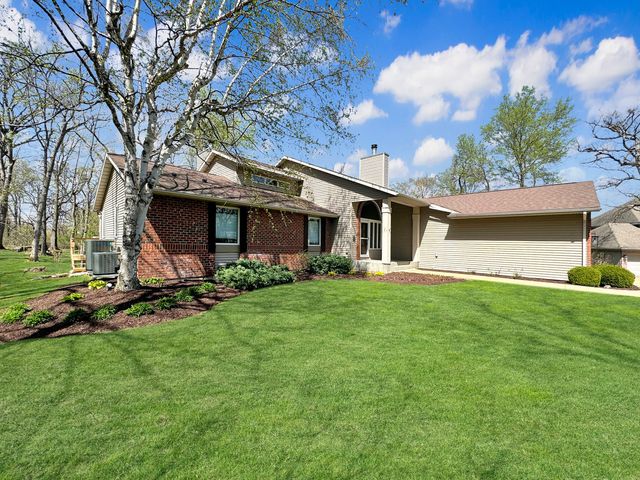 1669 Barberry Circle, Freeport, IL 61032