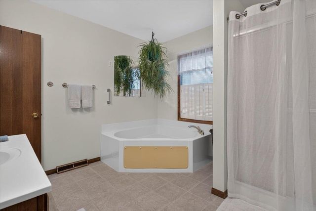 125 Linwood Street, Waterloo, IA 50702