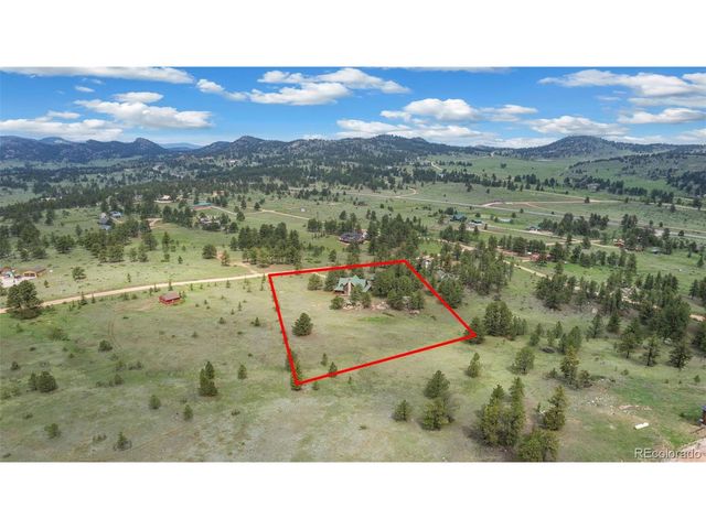 1084 Iron Mountain Dr, Livermore, CO 80536