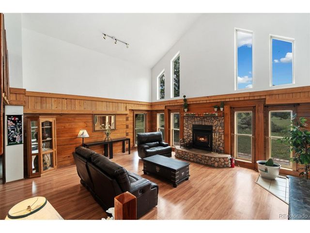 1084 Iron Mountain Dr, Livermore, CO 80536