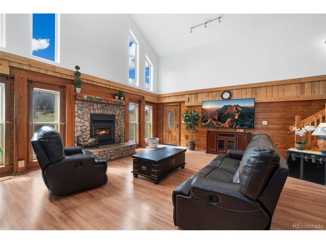 1084 Iron Mountain Dr, Livermore, CO 80536