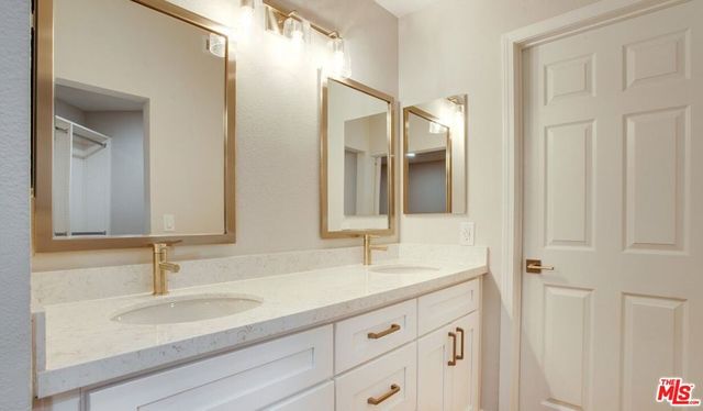 1401 Ambassador Street 111, Los Angeles, CA 90035