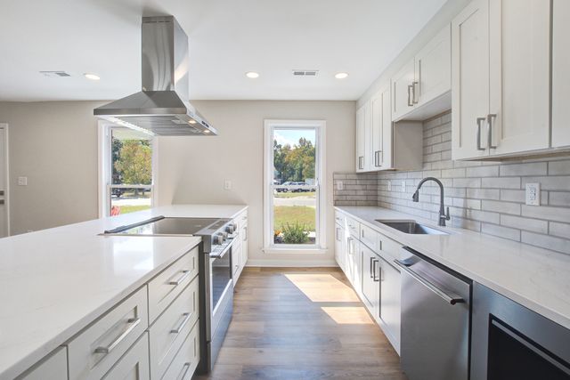 5031 Foxwood Drive, North Charleston, SC 29418