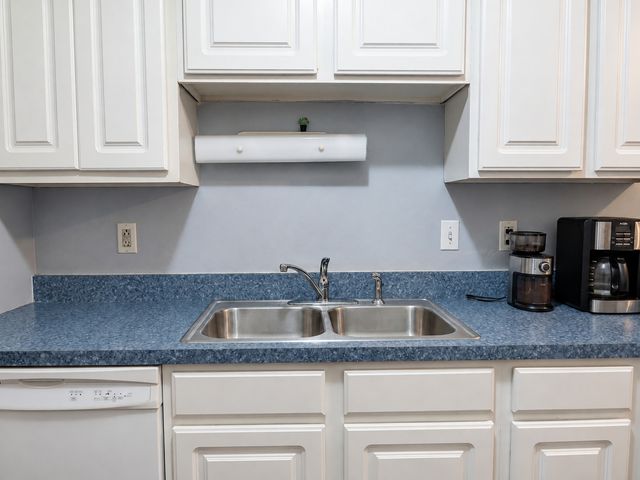 2000 Tall Oaks Drive 1A, Aurora, IL 60505
