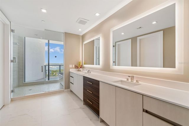 5120 MARINA WAY 11003, Tampa, FL 33611