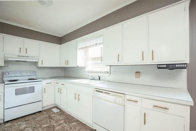 6214 Weant Road, Archdale, NC 27263