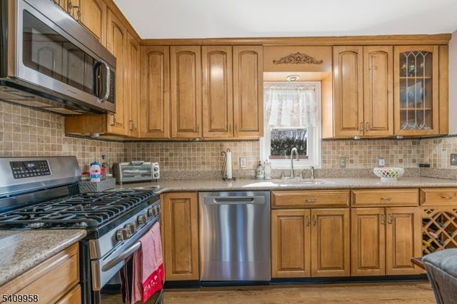 212 Vesper Ave, Middlesex Boro, NJ 08846