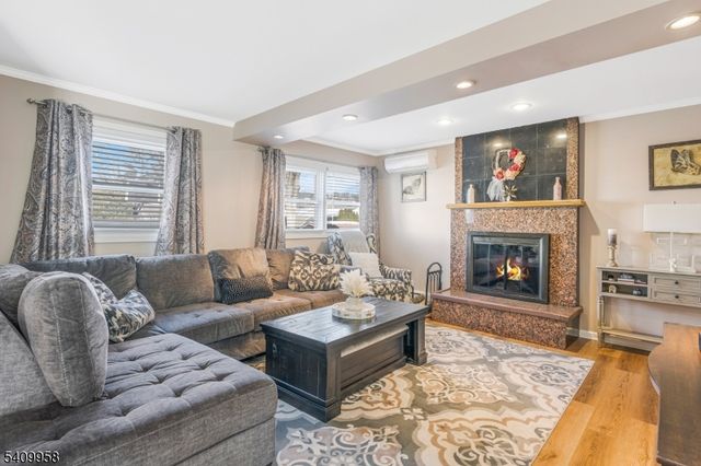 212 Vesper Ave, Middlesex Boro, NJ 08846