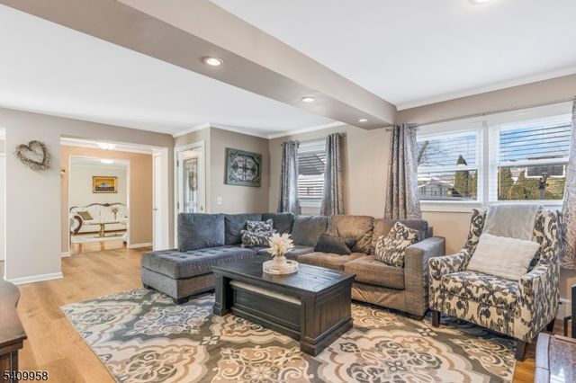 212 Vesper Ave, Middlesex Boro, NJ 08846