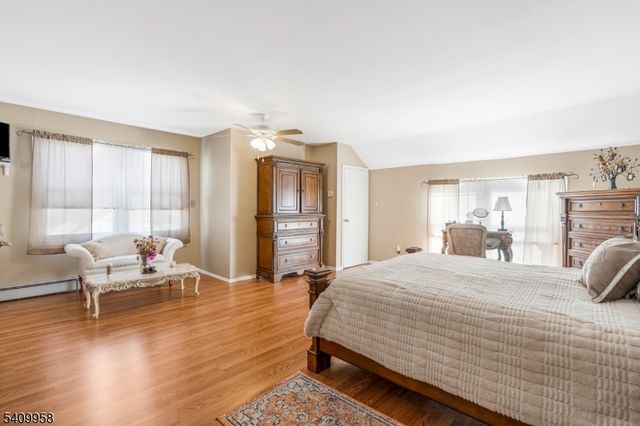 212 Vesper Ave, Middlesex Boro, NJ 08846