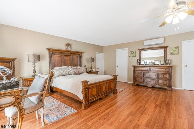 212 Vesper Ave, Middlesex Boro, NJ 08846