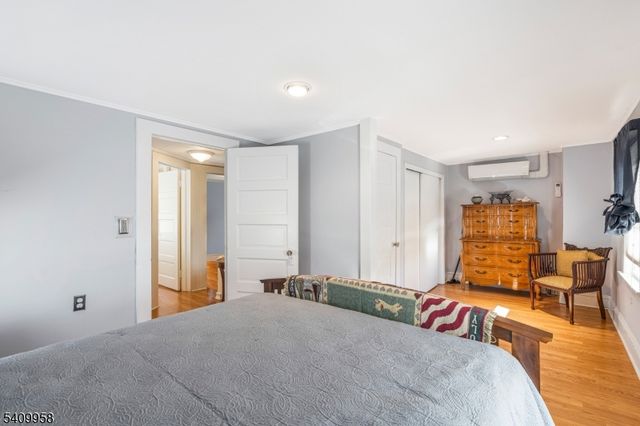 212 Vesper Ave, Middlesex Boro, NJ 08846