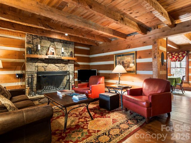 952 & 970 Morgan Hill Road, Black Mountain, NC 28711