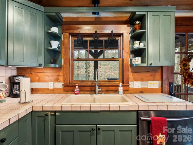 952 & 970 Morgan Hill Road, Black Mountain, NC 28711