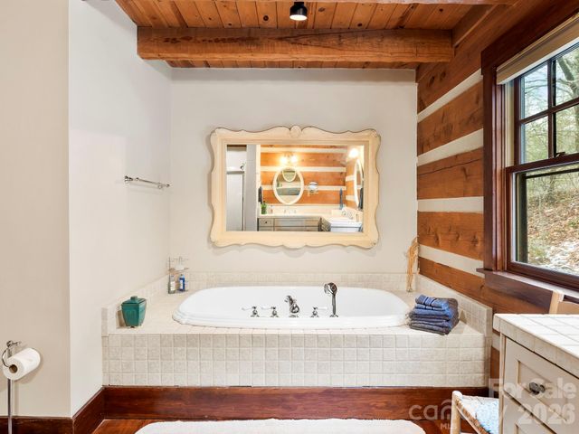 952 & 970 Morgan Hill Road, Black Mountain, NC 28711