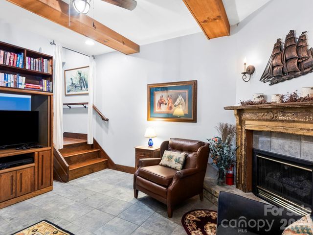 952 & 970 Morgan Hill Road, Black Mountain, NC 28711