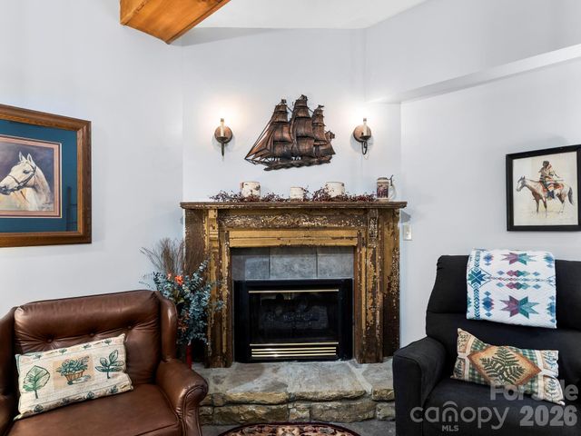 952 & 970 Morgan Hill Road, Black Mountain, NC 28711