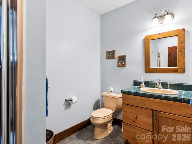 952 & 970 Morgan Hill Road, Black Mountain, NC 28711