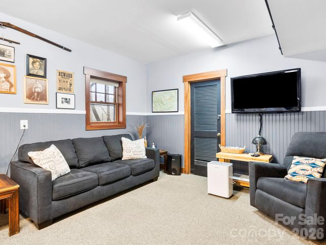 952 & 970 Morgan Hill Road, Black Mountain, NC 28711