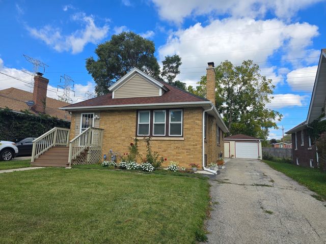 616 W Keith Avenue, Waukegan, IL 60085