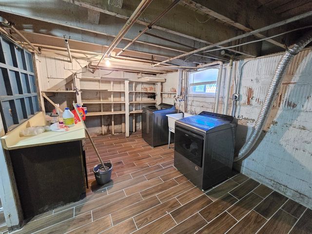 616 W Keith Avenue, Waukegan, IL 60085